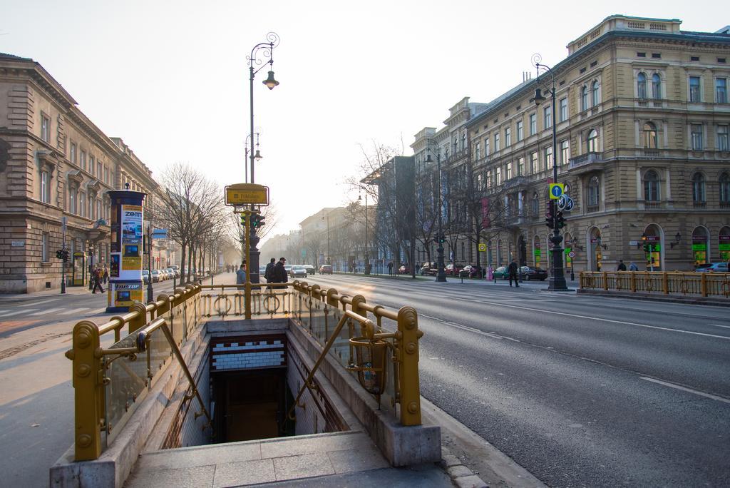 Home, Far Away From Home Budapest Luaran gambar
